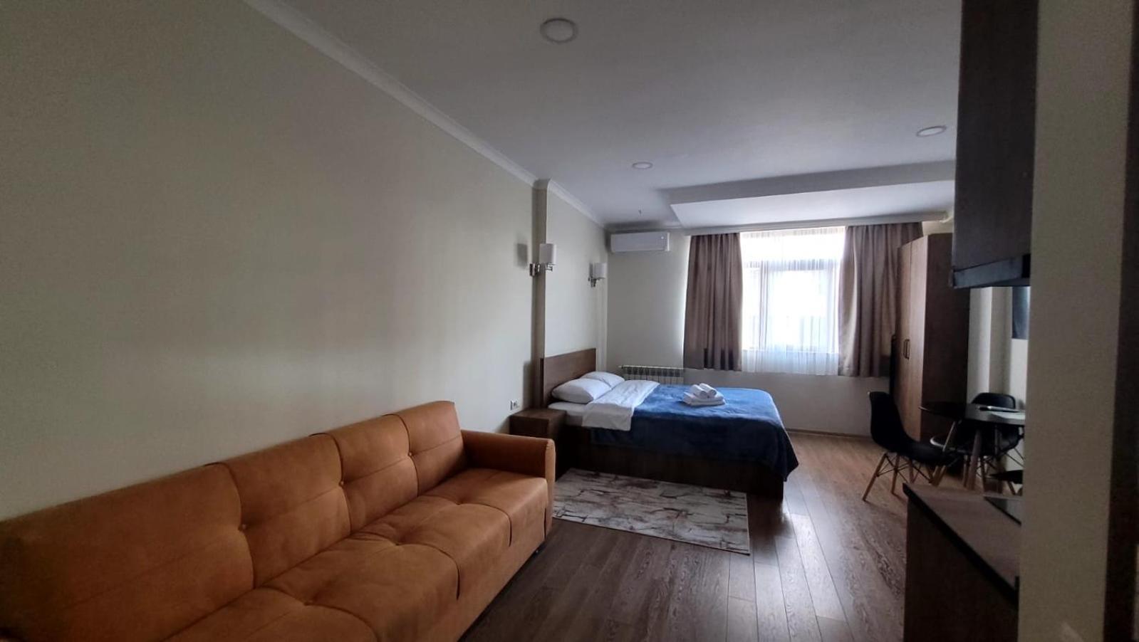 Liana Sea & Sky Suites Батуми Экстерьер фото