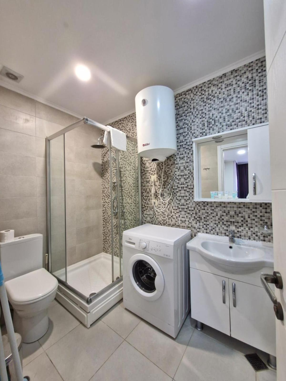 Liana Sea & Sky Suites Батуми Экстерьер фото